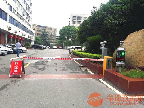 道闸杆_配置齐全_款式多价格低
