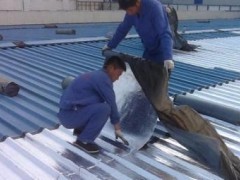 南京修顶处渗水修屋面渗漏,外墙漏水,修铝塑门窗漏水,墙板裂缝