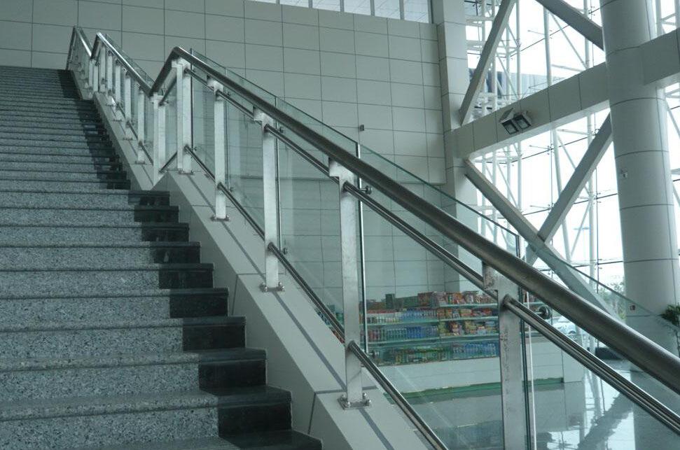 重庆浪凡不锈钢栏杆不锈钢扶梯等不锈钢金属工程承包