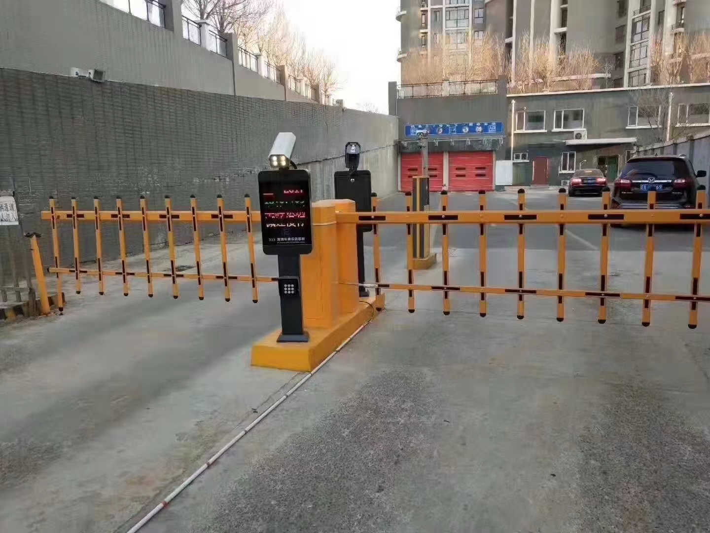 卖挡车器卖广告小门塘沽区广告道闸直销